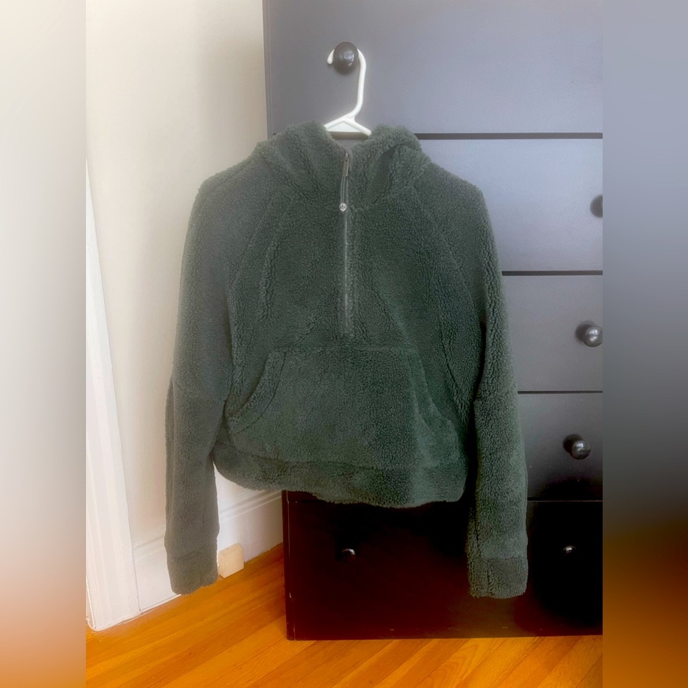Lululemon cropped Sherpa scuba hoodie